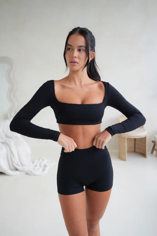 SLEEK LONG SLEEVE TOP - BLACK Effortless Style, Endless Impact